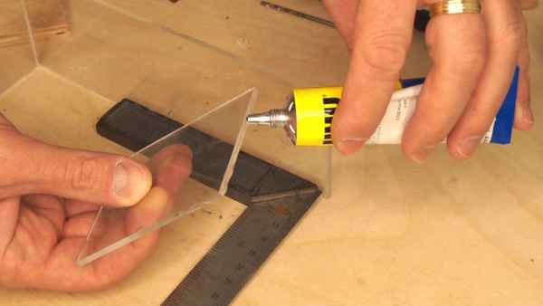 Чем можно и чем нельзя клеить оргстекло? Инструкция +Видео