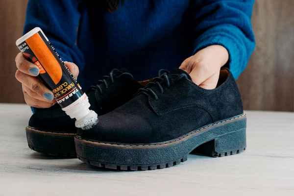 Способы стирки и очистки от загрязнений замшевой обуви любого цвета- Советы +Видео