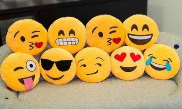 Идеи и инструкции по созданию подушки с «эмоциональным лицом»: Обзор +Видео