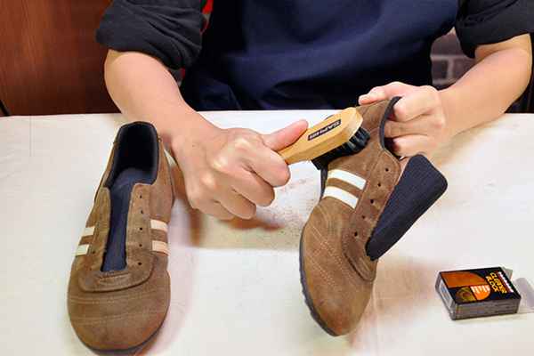 Как восстановить замшевую обувь в домашних условиях