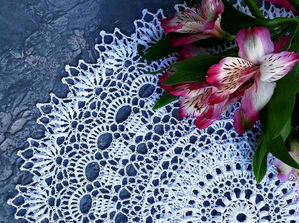 Как правильно накрахмалить салфетку, связанную крючком