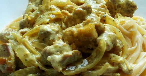 Курица в сметаннокунжутном соусе с карри  