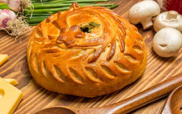 Курник — праздничный пирог. Традиционная русская выпечка  