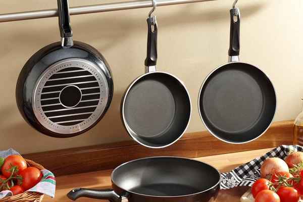 Как выбрать сковороду: виды, материалы, какое покрытие лучше, плюсы и минусы, самые лучшие бренды