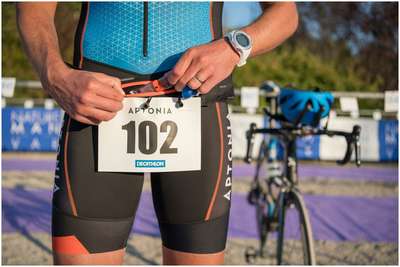 ПОЯС С КРЕПЛЕНИЕМ НОМЕРА И КАРМАНАМИ ДЛЯ ГЕЛЕЙ ДЛЯ ТРИАТЛОНА И МАРАФОНА APTONIA - купить в интернет-магазине