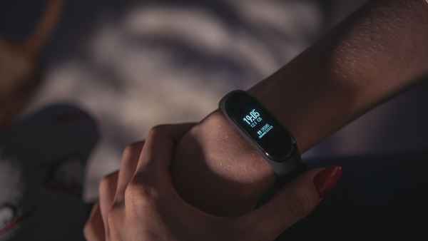 Huawei Band 2 или 3 – что лучше? Отличия и выбор фитнес браслета