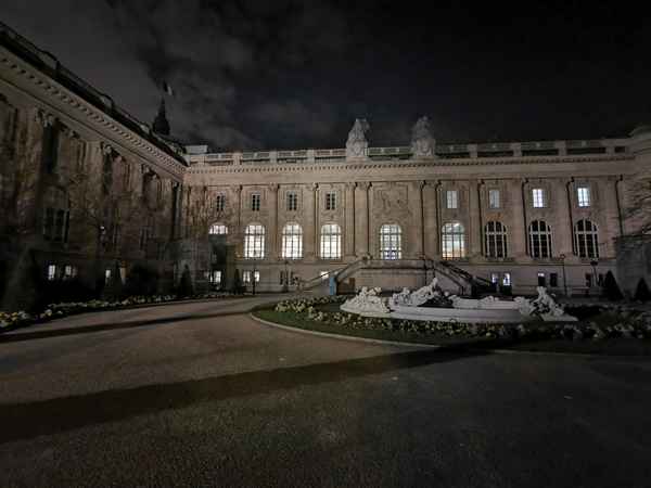 Обзор Huawei P30, отличия от P30 Pro, примеры фото с камеры