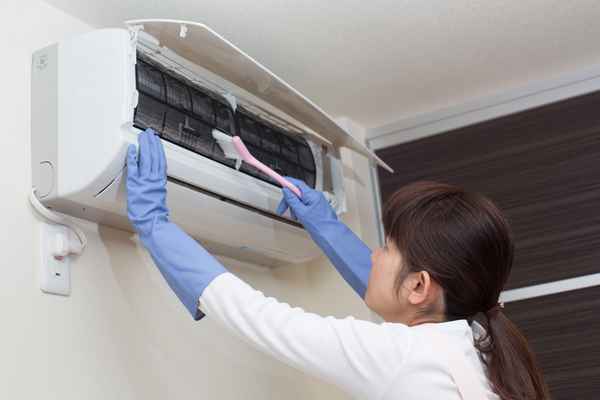 Правильный уход за кондиционером в квартире и эксплуатация