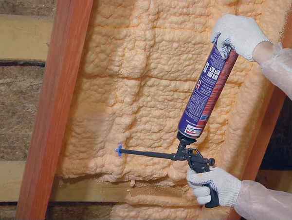 Как выполнить утепление дома монтажной пеной своими руками -