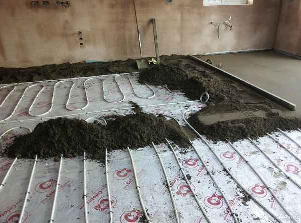 Чем залить теплый водяной пол - особенности полусухой стяжки, фото и видео примеры