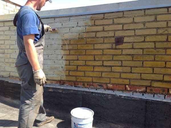 Гидроизоляция кирпичной стены снаружи здания, как начать?