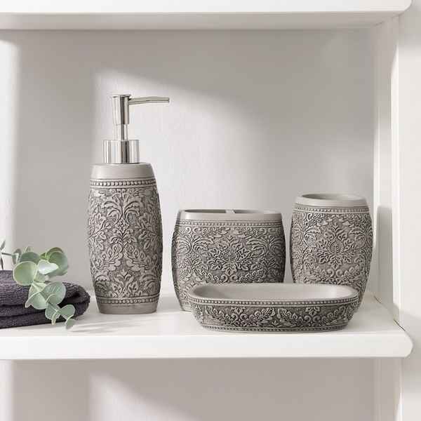 Наборы для ванной комнаты