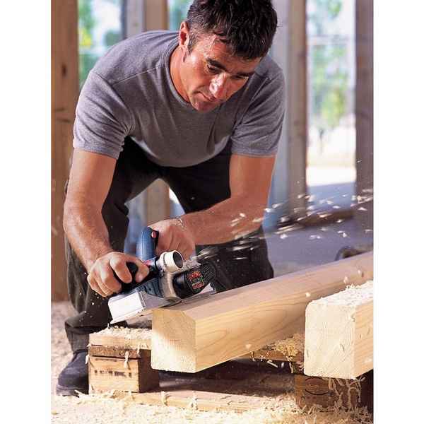 Нож для электрорубанка - важная деталь в работе плотника.