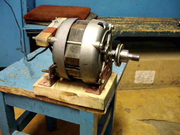 Сделать наждак своими руками не сложно, имея под рукой старую стиральную машину