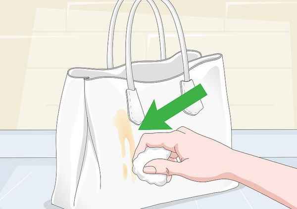 Полезные способы как в домашних условиях почистить белую кожаную сумку +Видео