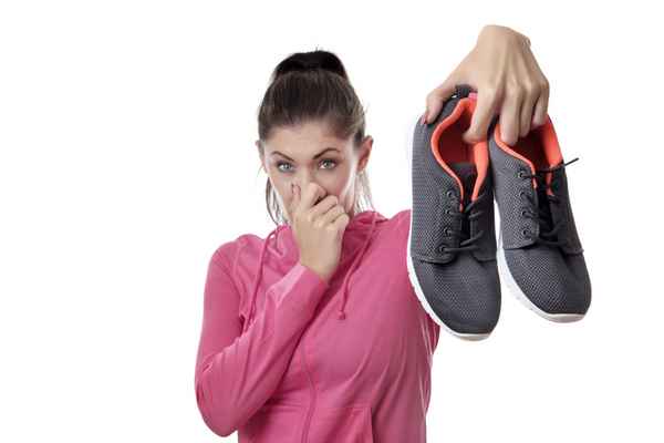 Способы борьбы с неприятным запахом из обуви: Обзор +Видео
