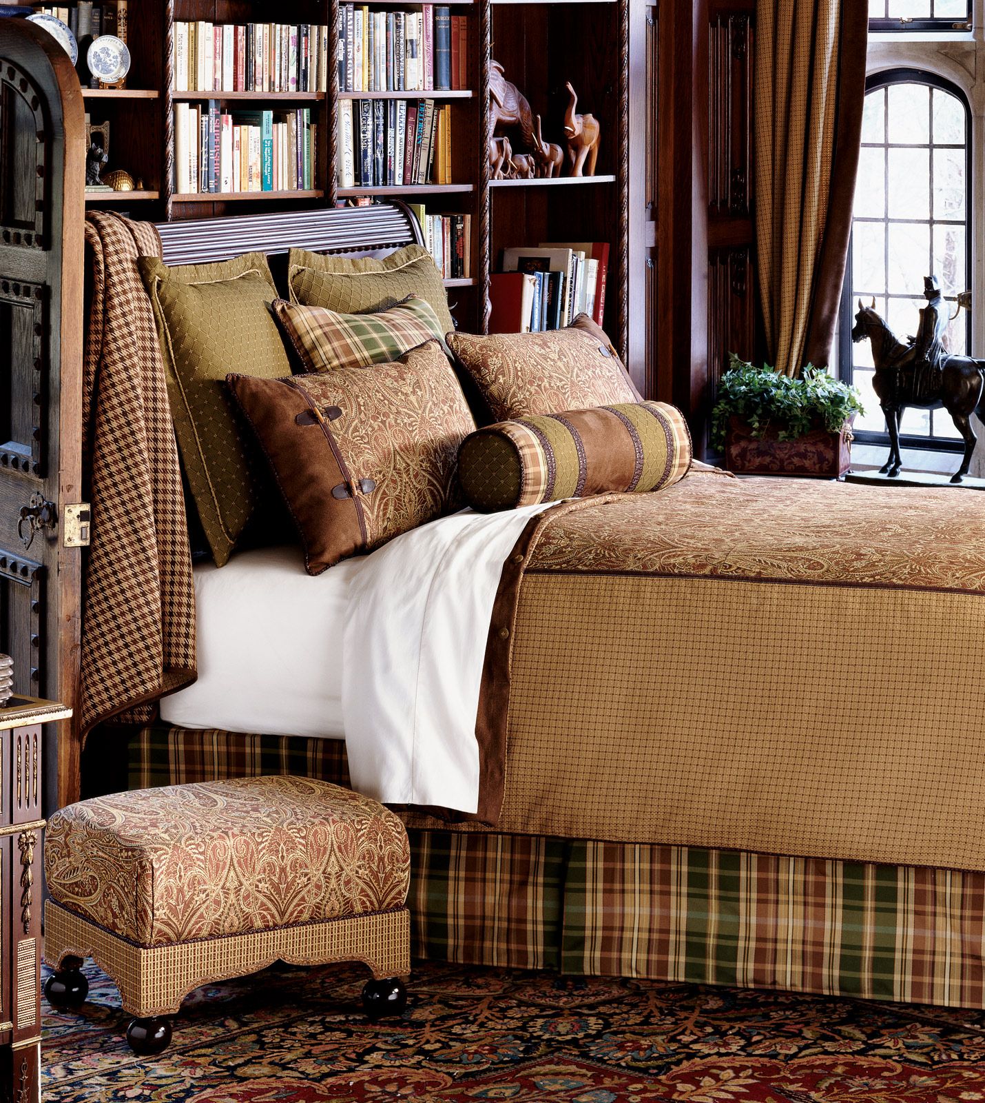 Кровати в английском стиле: фото, идеи для интерьера