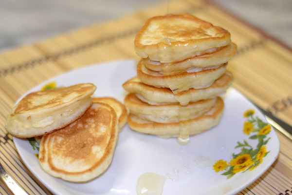 Пышные оладьи на йогурте и снежке - рецепты с фото