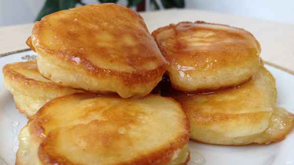 Пышные оладьи на простокваше - рецепт с фото