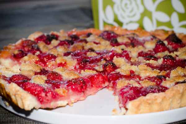 Пироги с малиной - простые рецепты вкусных малиновых пирогов с фото