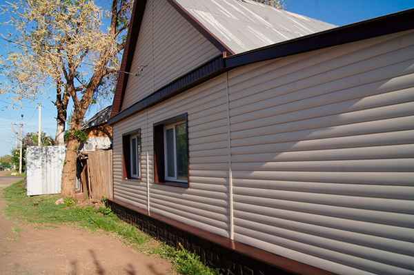 Вернем даче неотразимый вид: 8 эффектных способов обновить фасад дома