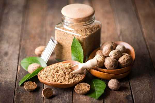 Мускатный орех: полезные свойства и противопоказания, фото, как употрeбллять в качестве приправы