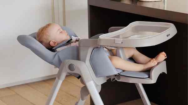 Как выбрать детский стульчик для кормления