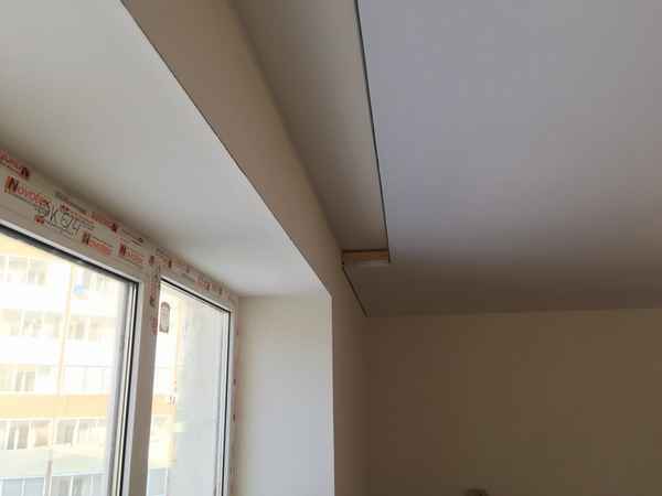 Ниша для штор в натяжном потолке: эффект парящей шторы, как сделать закладные
