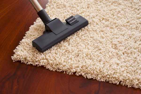 Как почистить ковер в домашних условиях от грязи: сухая чистка без пылесоса
