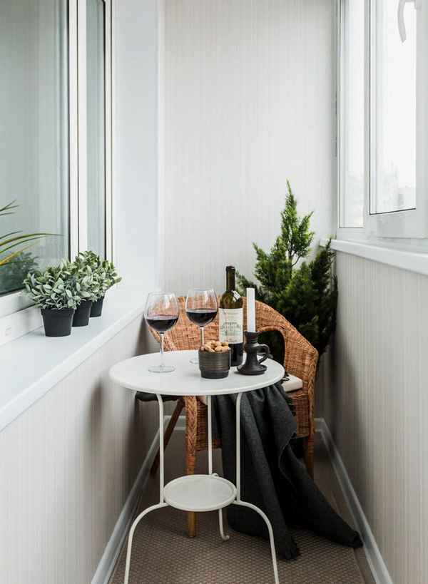 Необычные столики на балкон: фото, идеи