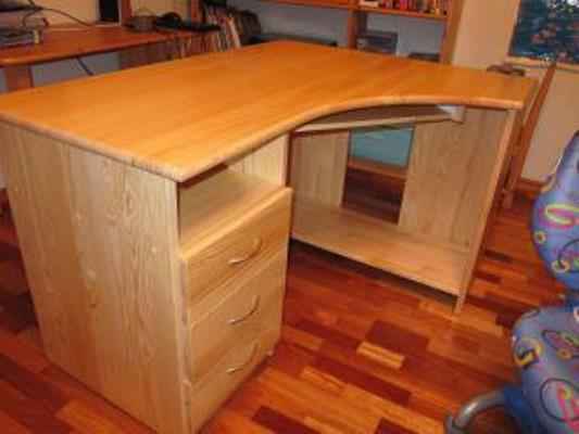 Самодельный угловой компьютерный стол