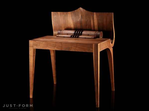 Стол бюро-секретер со скромным именем Вольтер