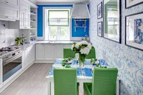 Легкая и свежая кухня в гoлyбых тонах
