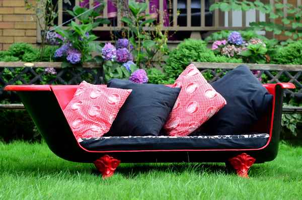 Необычный диван из старой ванны: фото, идеи