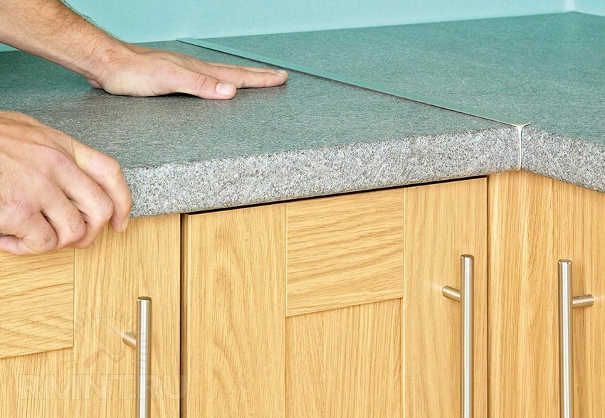 Столешница для кухни как установить своими руками?