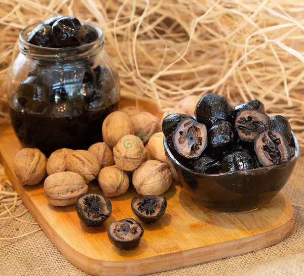 Польза и вред варенья из грецких орехов