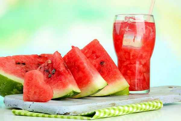 Арбузный сок: полезные свойства, правила употрeбления