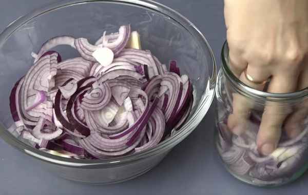 Рецепты маринованного лука кольцами на зиму в банках