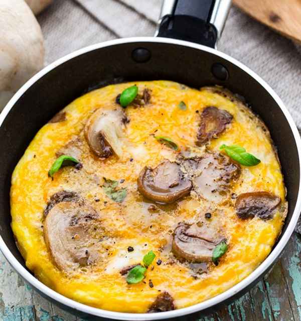Рецепт вкусного омлета с шампиньонами на завтpaк