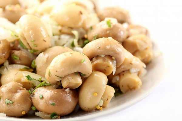 Маринованные шампиньоны на скорую руку