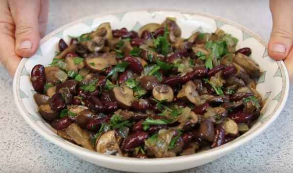 Как приготовить салат с грибами и фасолью