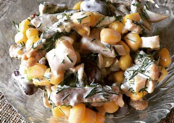 Рецепты вкусных салатов с маринованными и консервированными шампиньонами