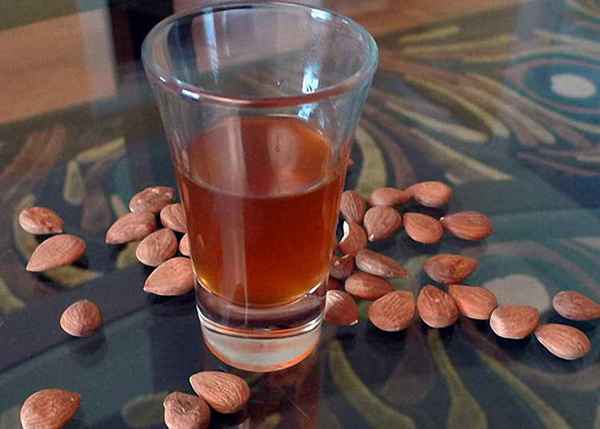 Рецепты настоек на миндале