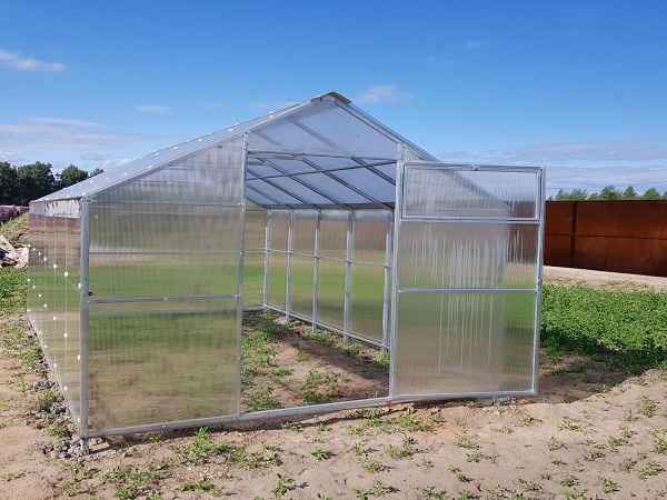 Изготовление теплицы домиком из поликарбоната