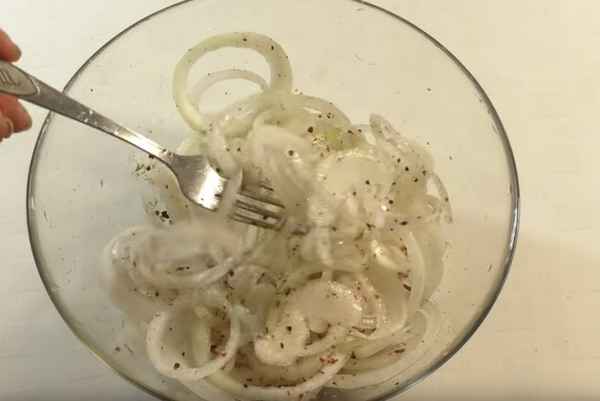 Маринование лука с уксусом и сахаром