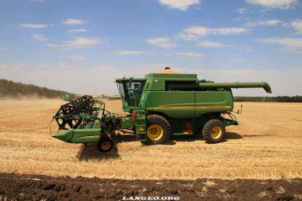 Обзор комбайна «John Deere-9660 STS»