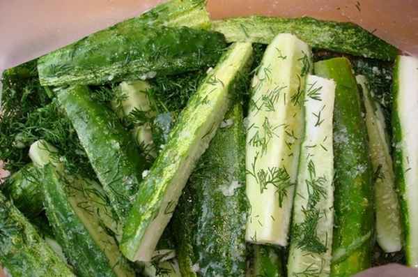 Как приготовить маринованные огурцы быстрого приготовления