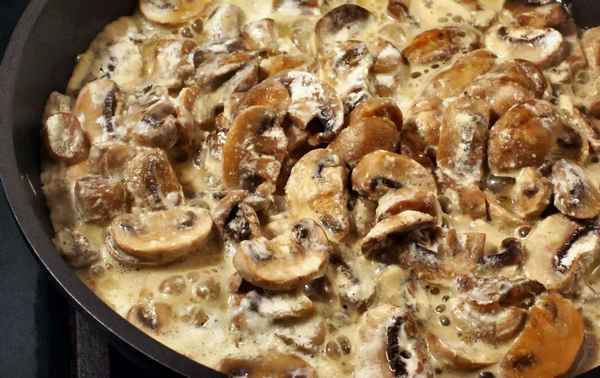 Как готовить белые грибы в сметане