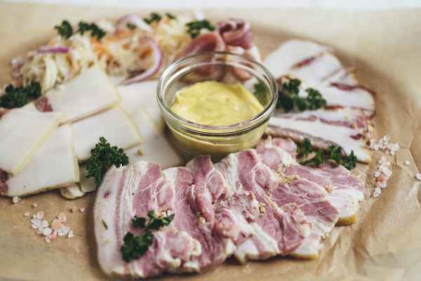 Сила сала: как используют свиной жир в борьбе с различными недугами