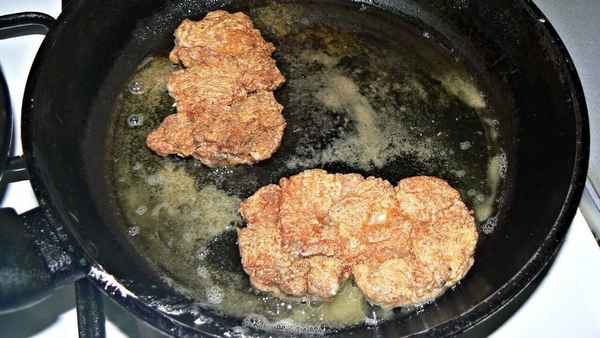 Как можно вкусно пожарить икру карася на сковороде